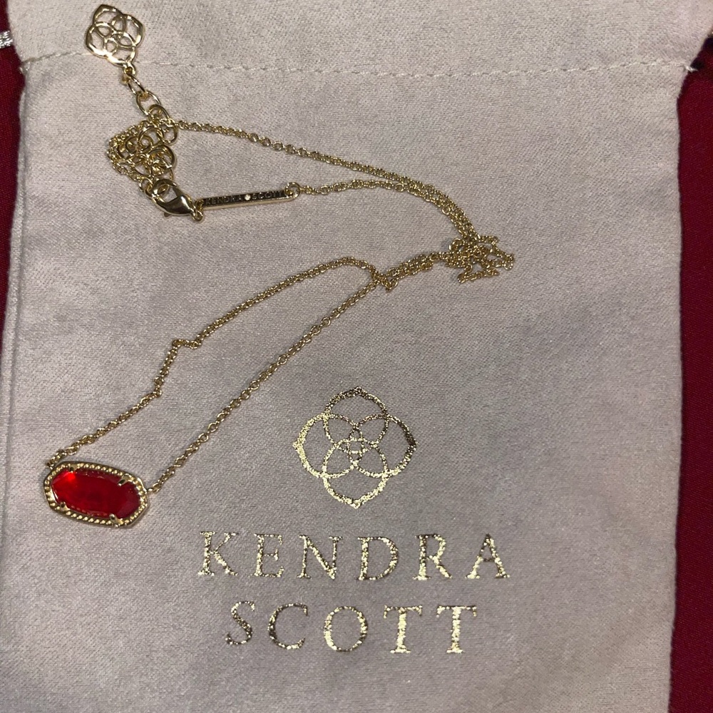 Elisa Gold Pendant Necklace in Red Illusion